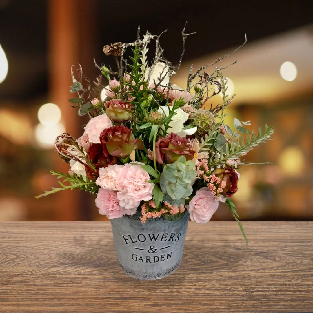 Arreglo Floral en Tono Vintage