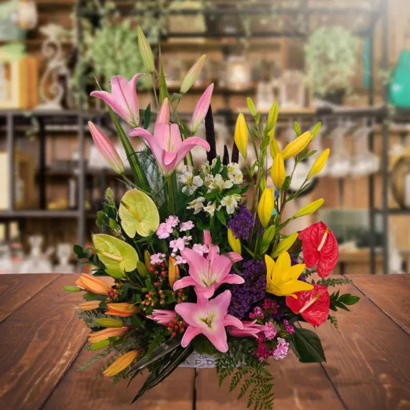 Arreglo floral primaveral, acapulco, lili y anturios