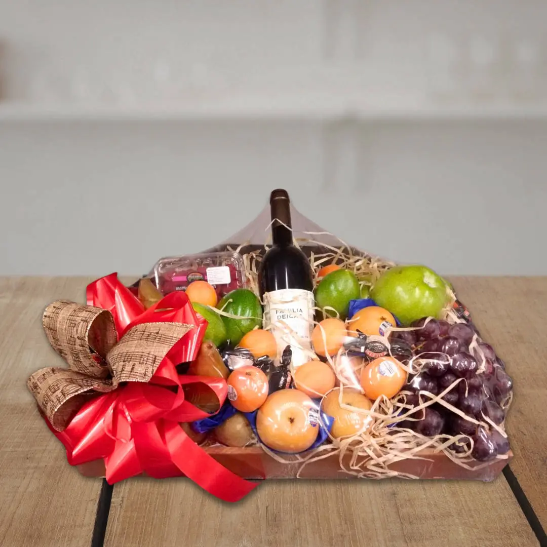 Arreglo Frutal con Vino Personnel