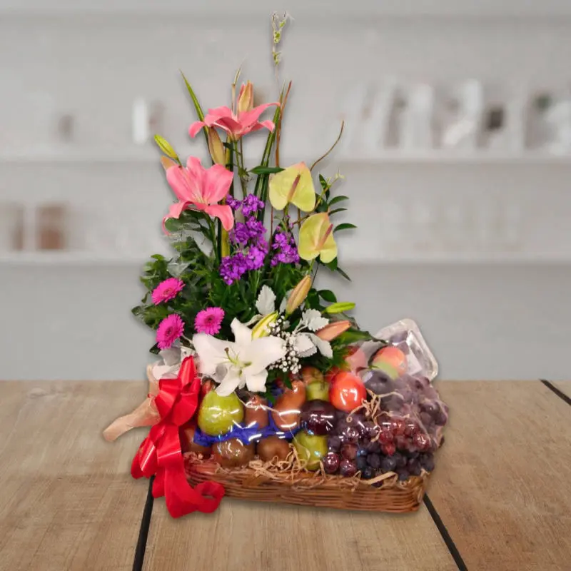 Regalo floral con frutas Personnel