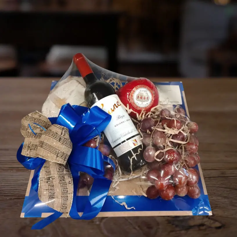 Arreglo de Fruta, Queso y Vino, una Experiencia Gourmet